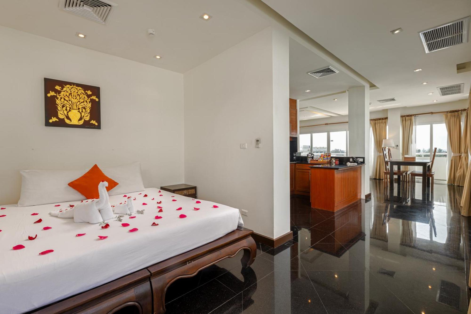 Phunawa Resort Phuket Karon Beach - Sha Plus Exterior photo